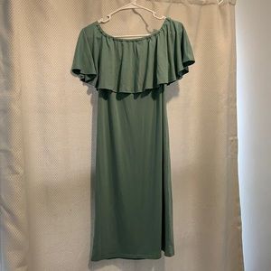 Off the shoulder maternity dress! Never been warn